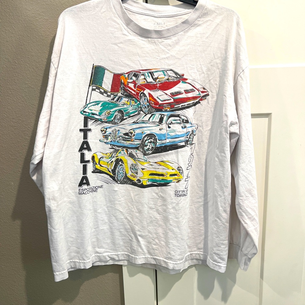 Men’s auto shirt. “One size” fits like a medium/large.  Good condition.